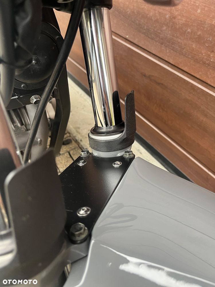 Suzuki GS - 11