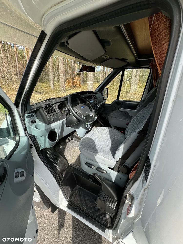 Ford Transit - 12