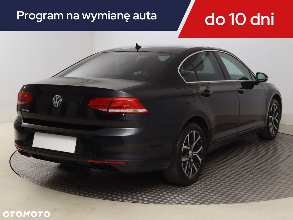 Volkswagen Passat - 7