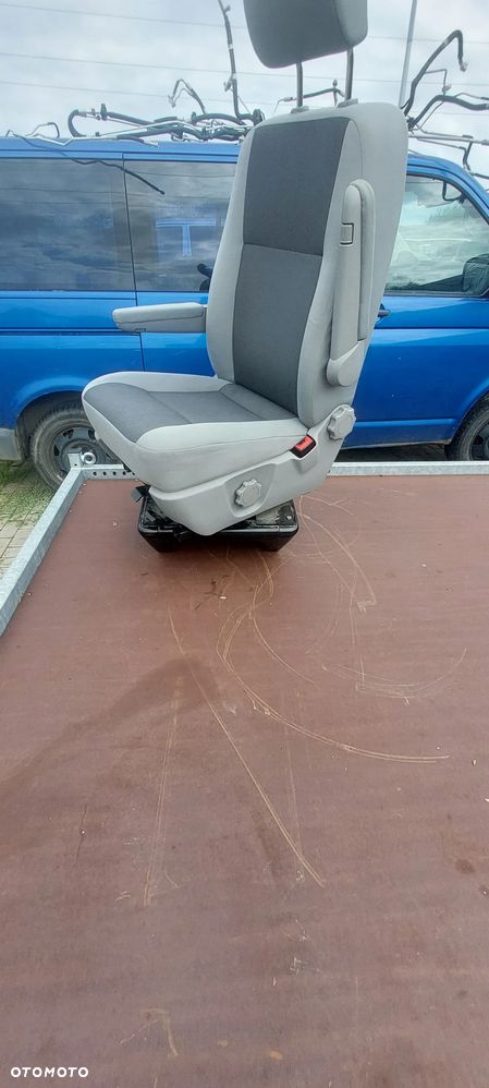 Fotel prawy vw t5 t6 obracany - 9