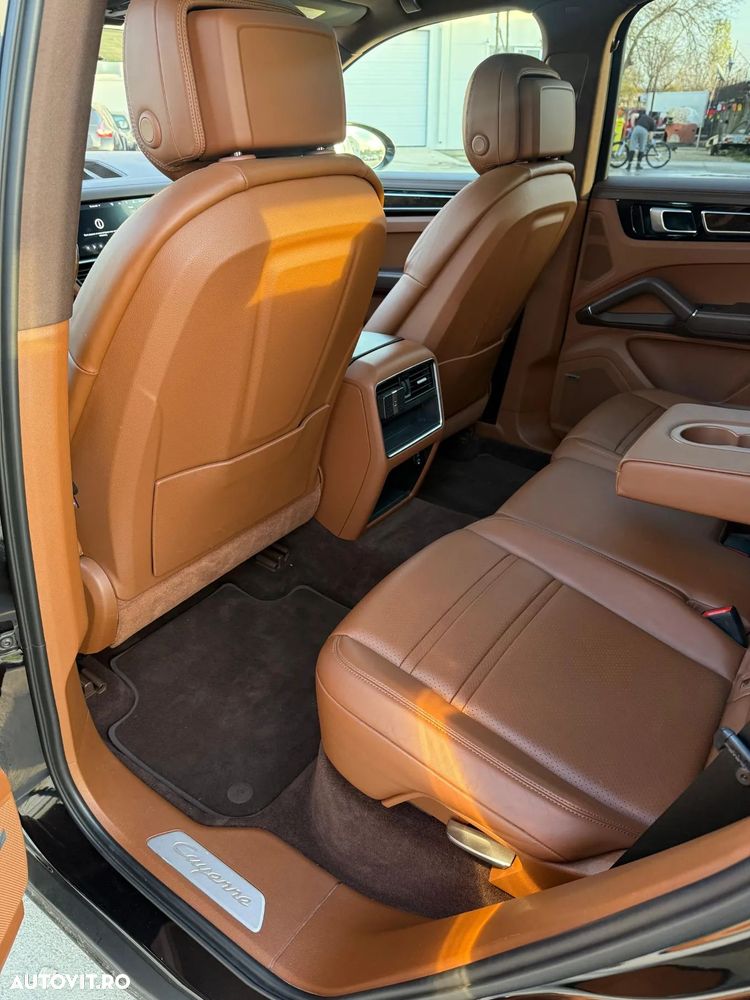 Porsche Cayenne - 6