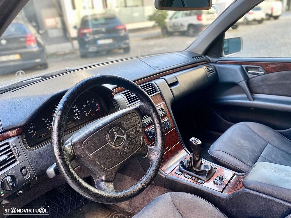 Mercedes-Benz E 220 CDI Elegance - 18
