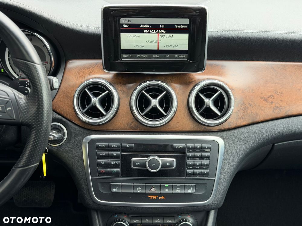 Mercedes-Benz GLA 220 CDI 7G-DCT StreetStyle - 17