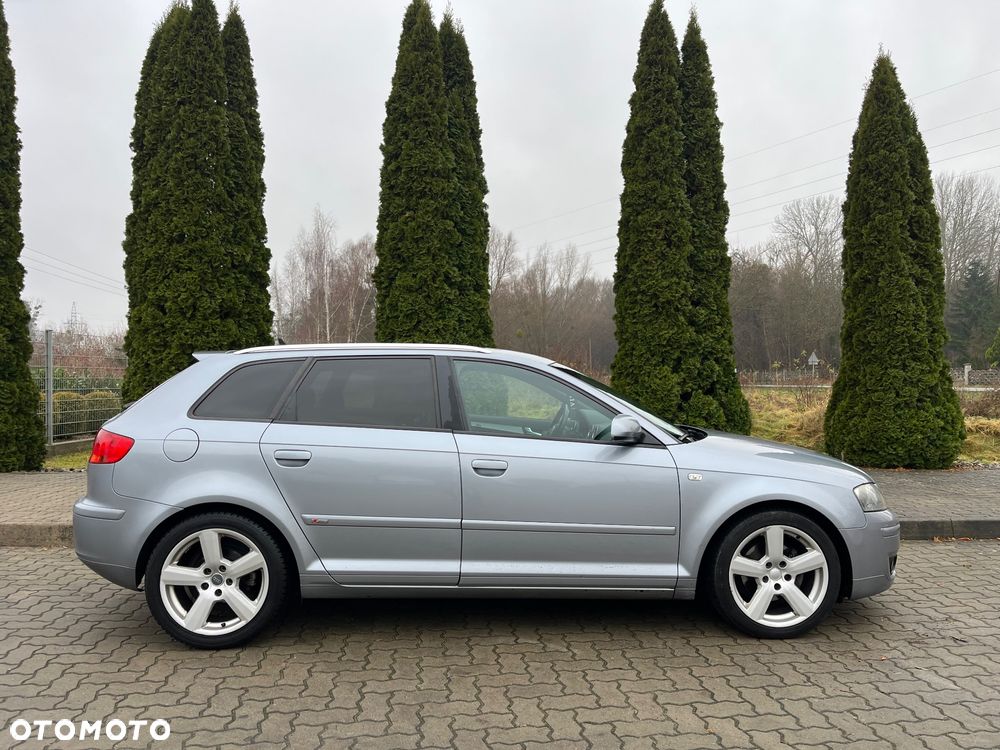 Audi A3 Sportback 2.0 TDI DPF S line Sportpaket plus - 4