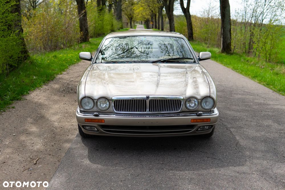 Jaguar XJ - 6