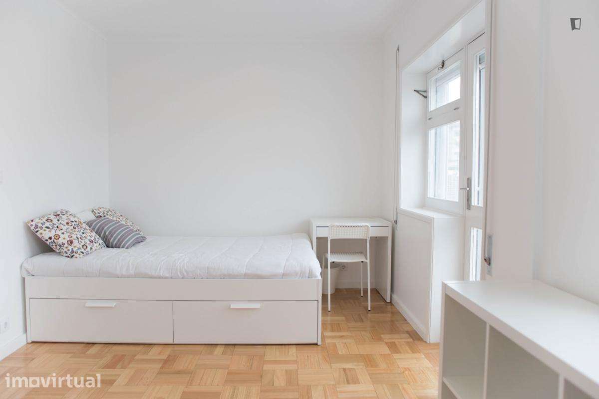Quarto - localizado em Rio Tinto Porto - Grande imagem: 4/22