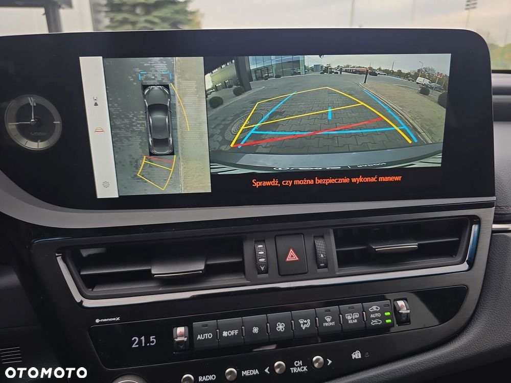 Lexus ES 2025