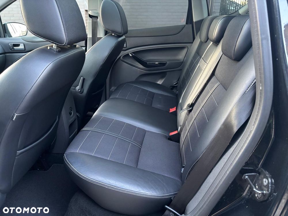 Ford Kuga 2.0 TDCi 4x4 Titanium - 33