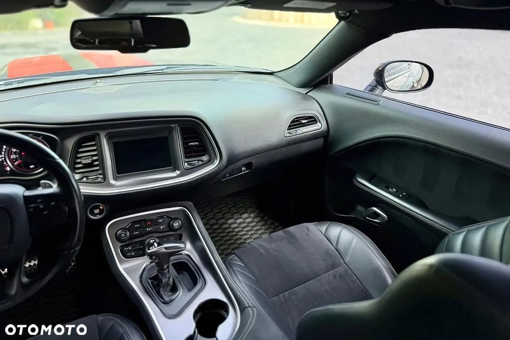 Dodge Challenger 5.7 R/T - 10