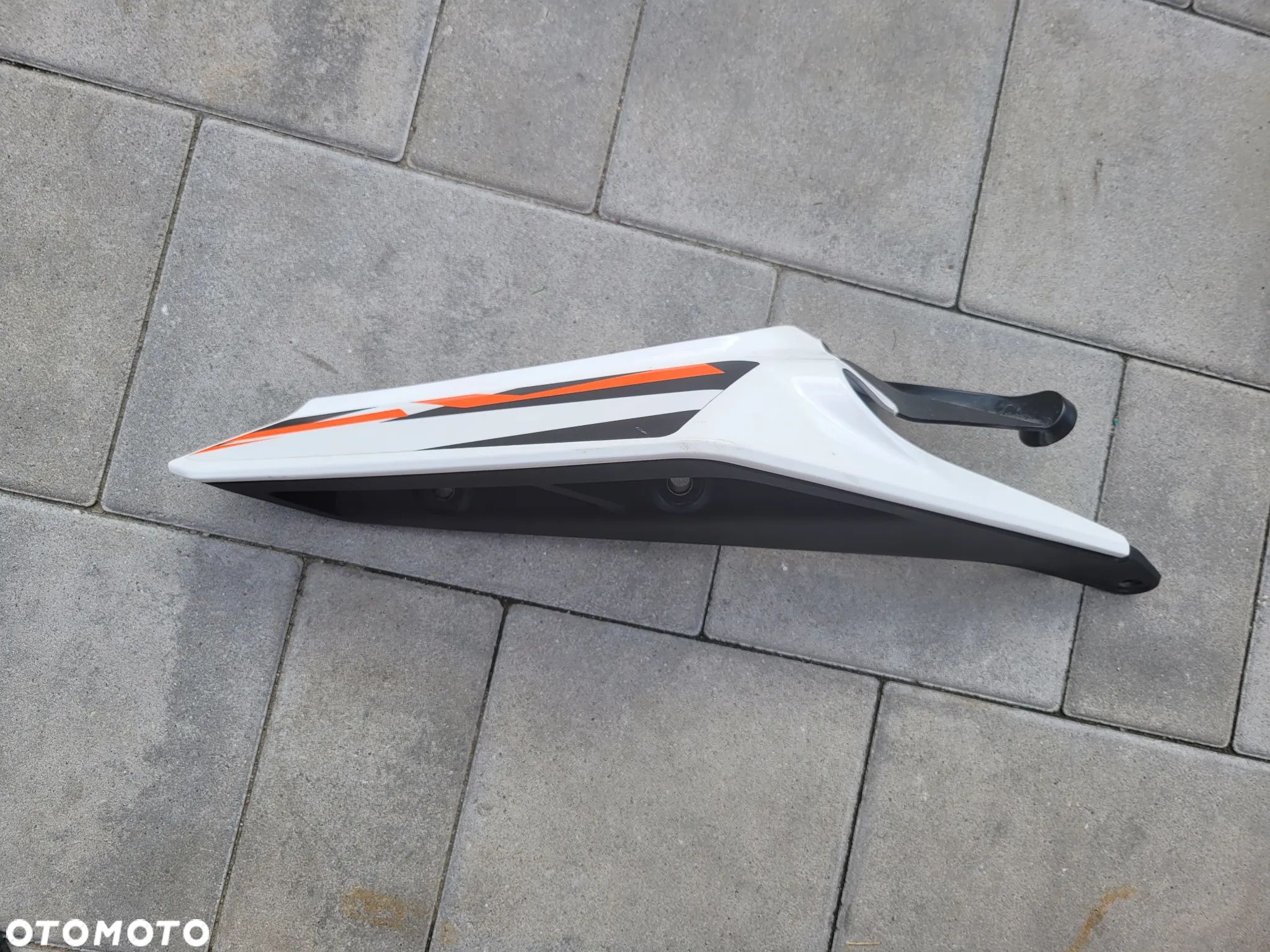 Owiewka, osłona, bok, boczek, zadupek, ogon, KTM Duke 125 - 1