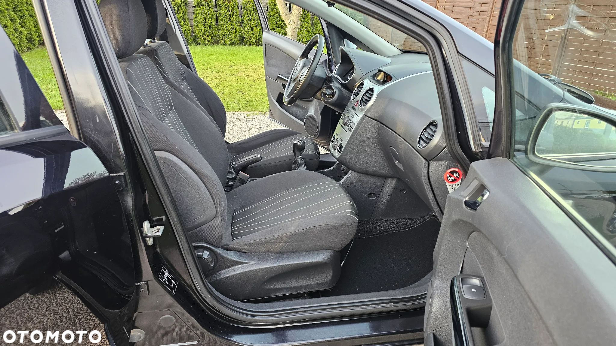 Opel Corsa 1.2 16V Enjoy - 9