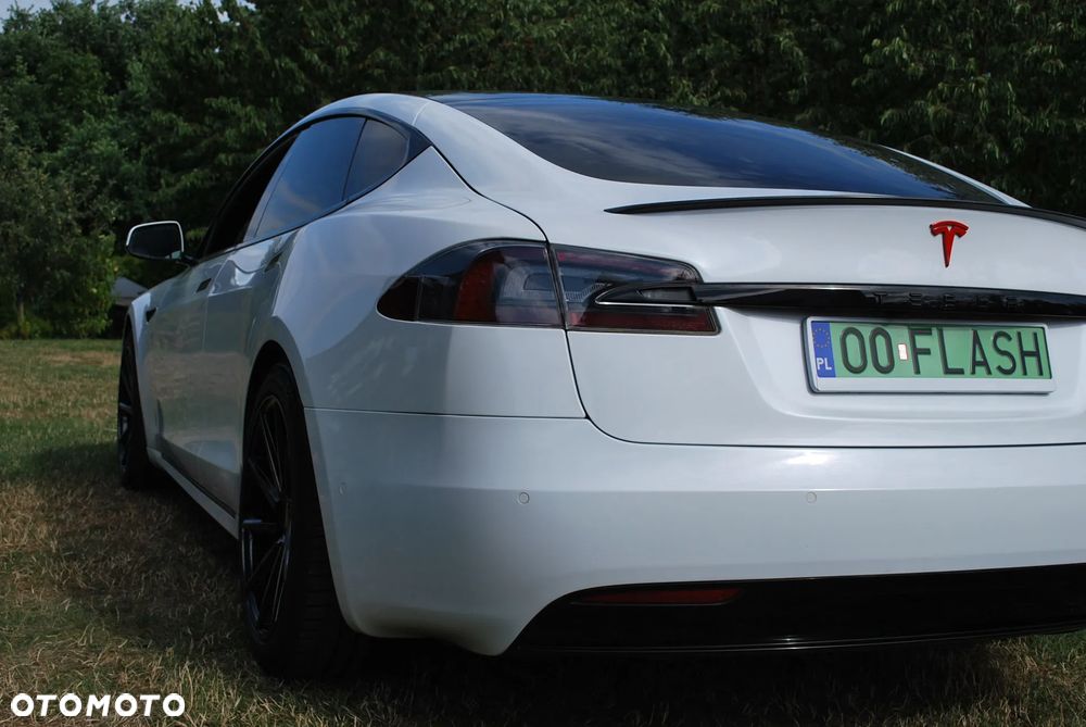 Tesla Model S - 15