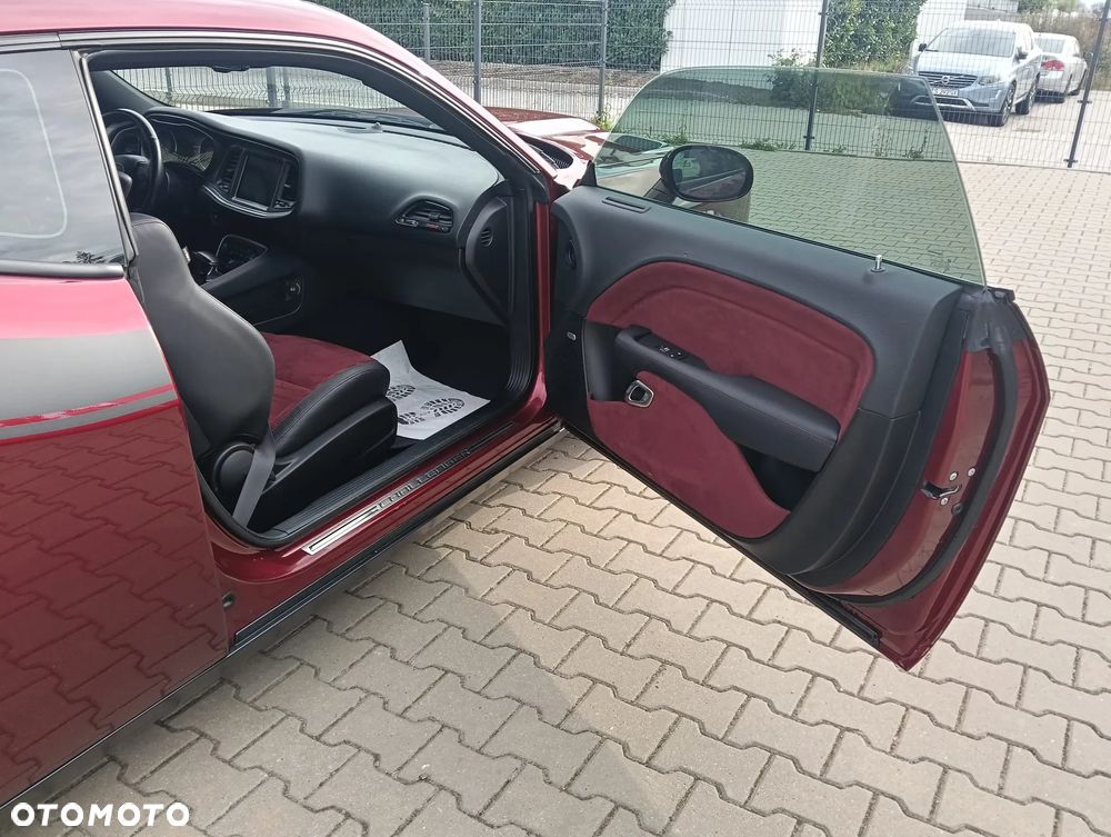 Dodge Challenger 6.4 Scat Pack - 8