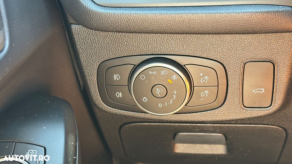 FORD Focus 2020 — imagine 13