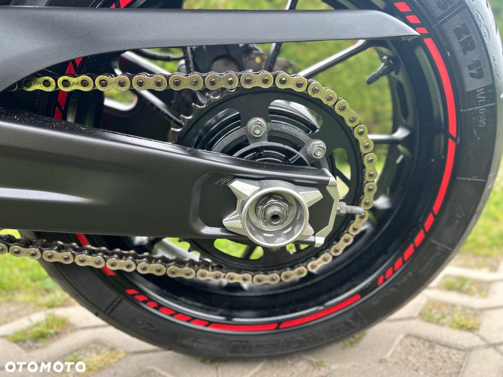 Yamaha MT - 7