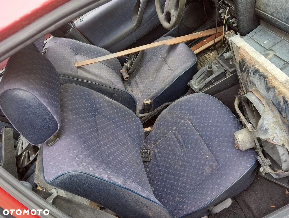 Volkswagen Passat B4 (93-97r.) 1.9TDI 89KM. Silnik 1Z Skrzynia CTN lakier LY3D . Cały na części. GWARANCJA !!! Przód Tył Zestaw Komplet Drzwi Klapa Zderzak Błotnik Maska Grill Atrapa Szyba Pas Lampa Lusterko Boczki Fotel Kanapa Kokpit Deska Rozdzielcza Przełącznik Włącznik Sterownik Przewody Wiązka Instalacja Moduł Komputer Czujnik Listwa Pompa Alternator Wtryski Głowica Rozrusznik Kompresor Sprzęgło Dwumas Silnik Skrzynia ABS Klimatyzacji Paliwa Wspomagania Kolektor Turbina Przepustnica Zawór Chłodnica Koło Hak Belka Sanki Zawieszenie Mcpherson Półoś Amortyzator Wydech Tłumik Zacisk Most - 6