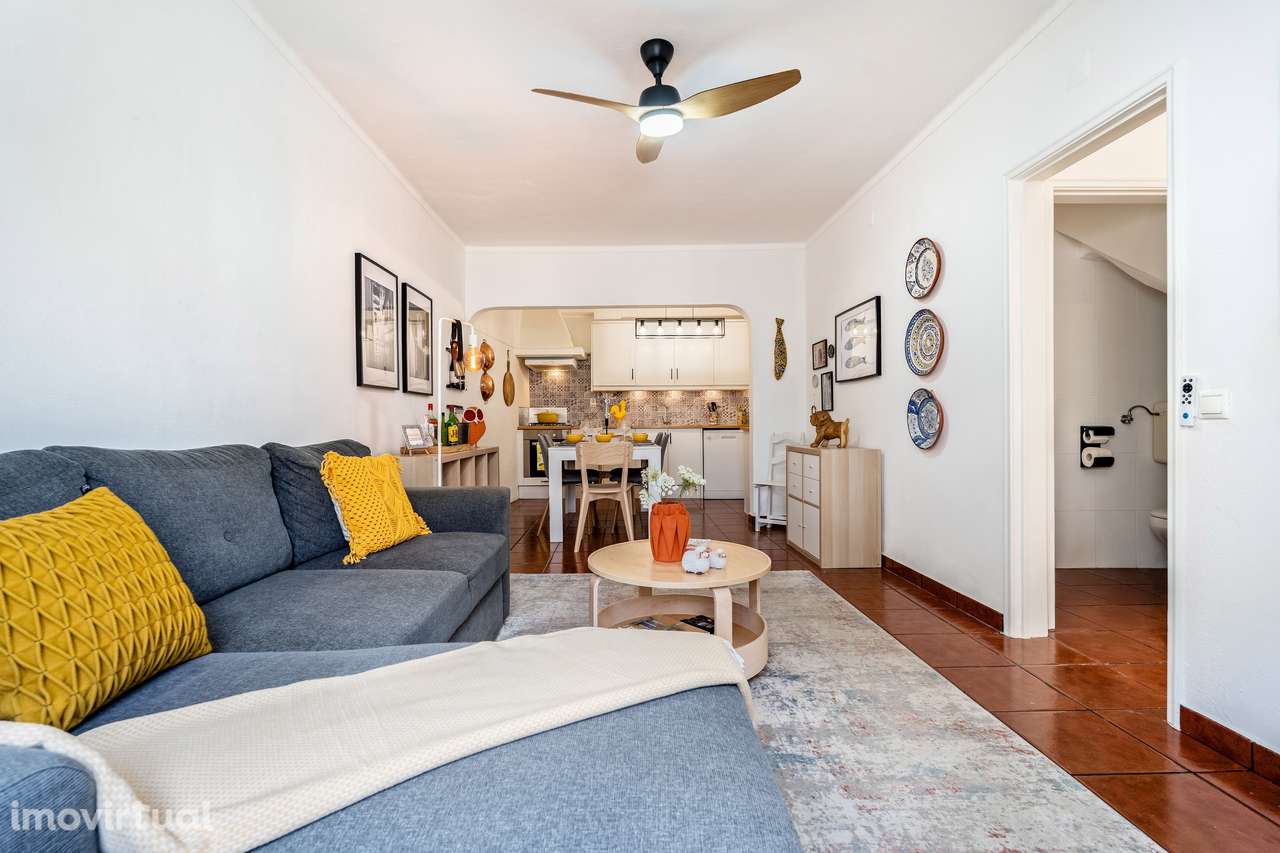 Moradia geminada T1+2 com 3 pisos – remodelada, na Guia (Albufeira) - Grande imagem: 2/40