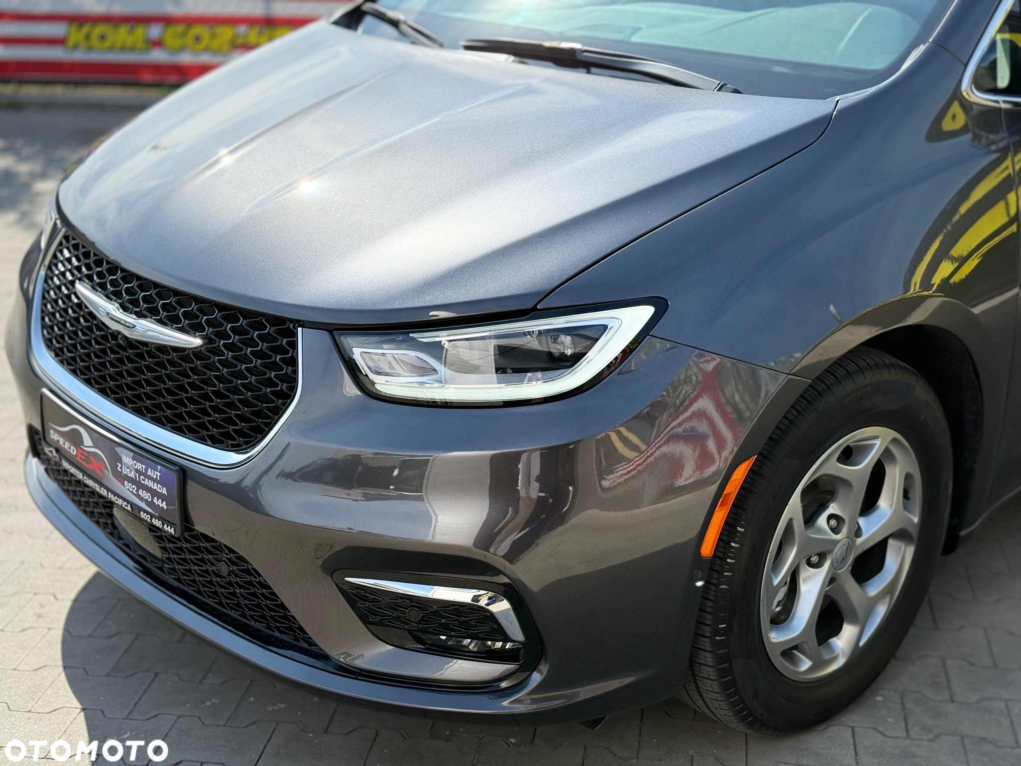 Chrysler Pacifica - 5