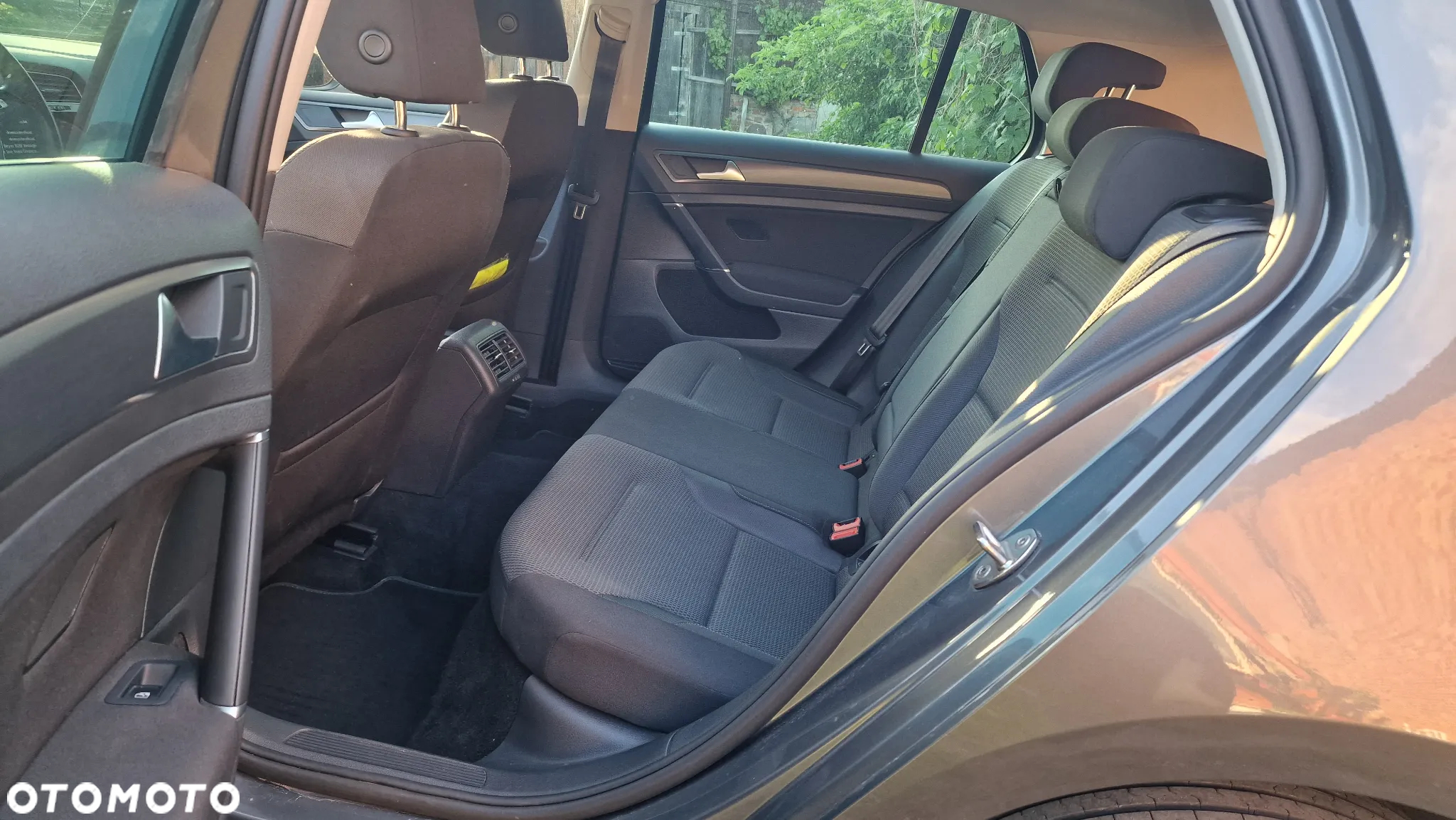 Volkswagen Golf 1.0 TSI BlueMotion Comfortline - 12