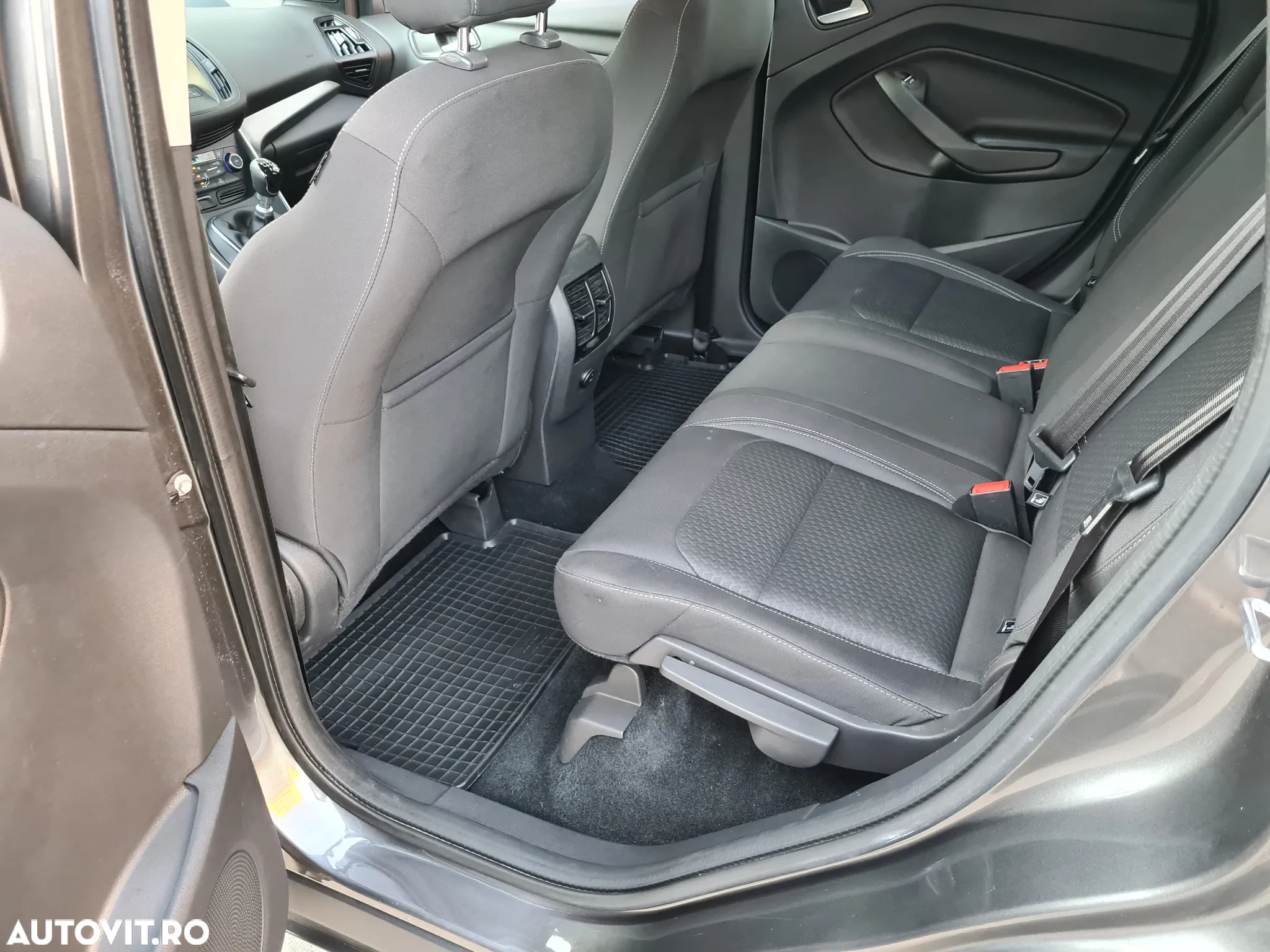 Ford Kuga 1.5 TDCi 2WD Trend - 11