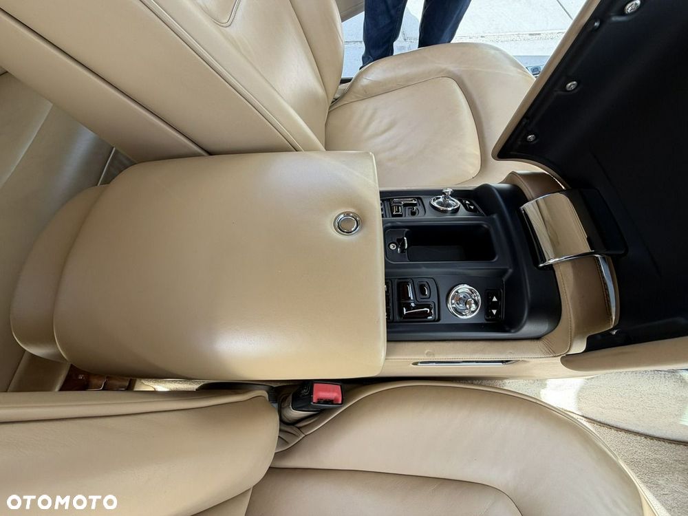 Rolls-Royce Phantom - 22