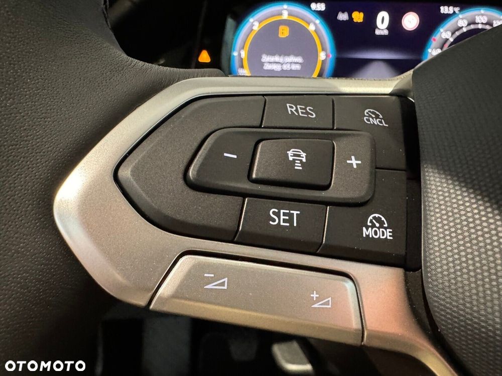 Volkswagen Golf - 10