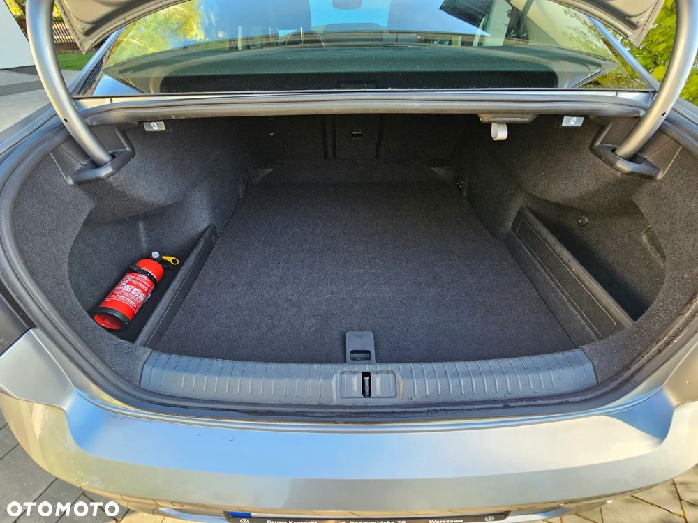 Volkswagen Passat 2.0 TDI SCR Comfortline DSG - 23