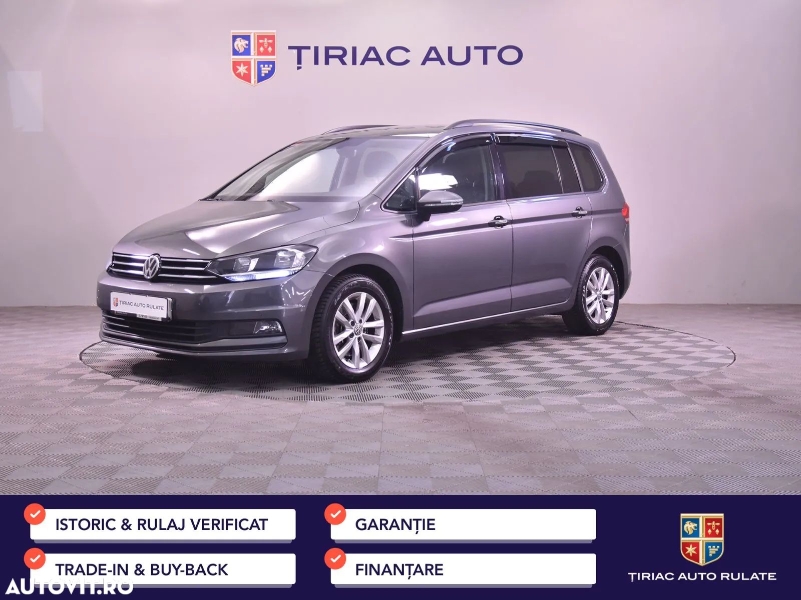 Volkswagen Touran - 1