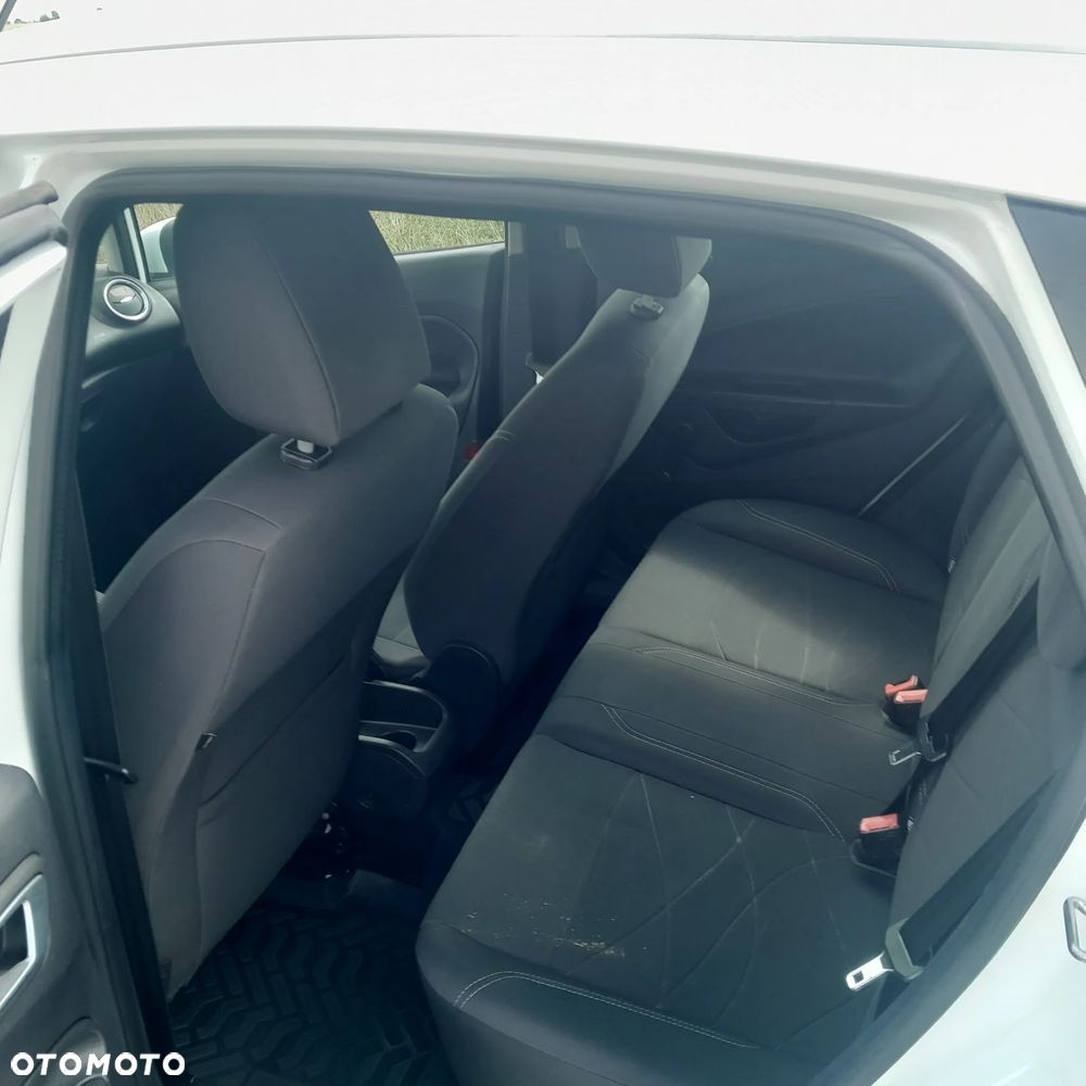 Ford Fiesta 1.5 TDCi Ambiente - 8