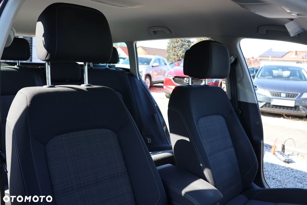 Volkswagen Passat Variant 2.0 TDI EVO Elegance DSG - 16