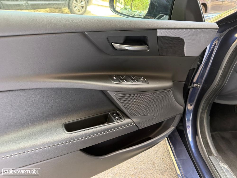 Jaguar XE 2.0 D R-Sport Aut. - 30