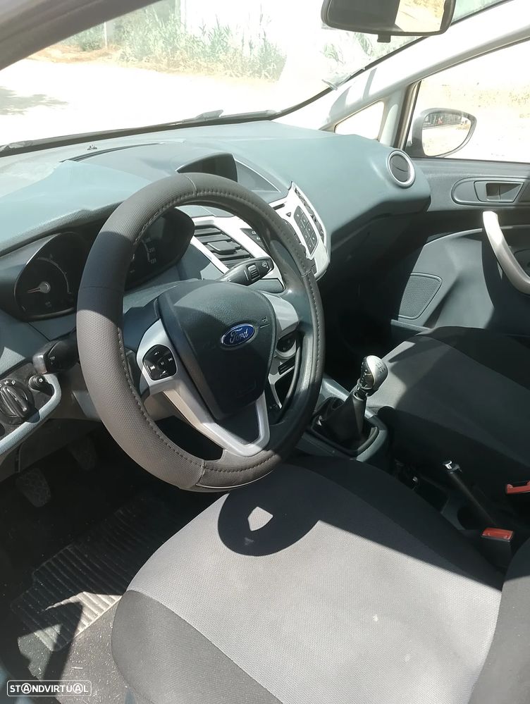 Ford Fiesta 1.4 TDCI Titanium - 15