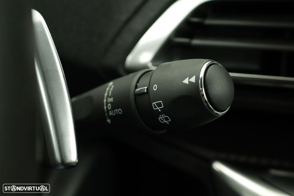 Peugeot 3008 1.2 Hybrid Allure Pack e-DCS6 - 18