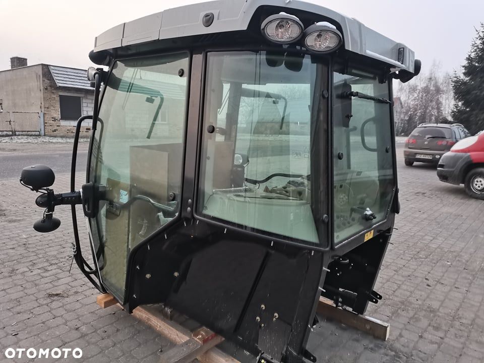 Kabina z wyposażeniem Massey Ferguson serii 7600 - 4