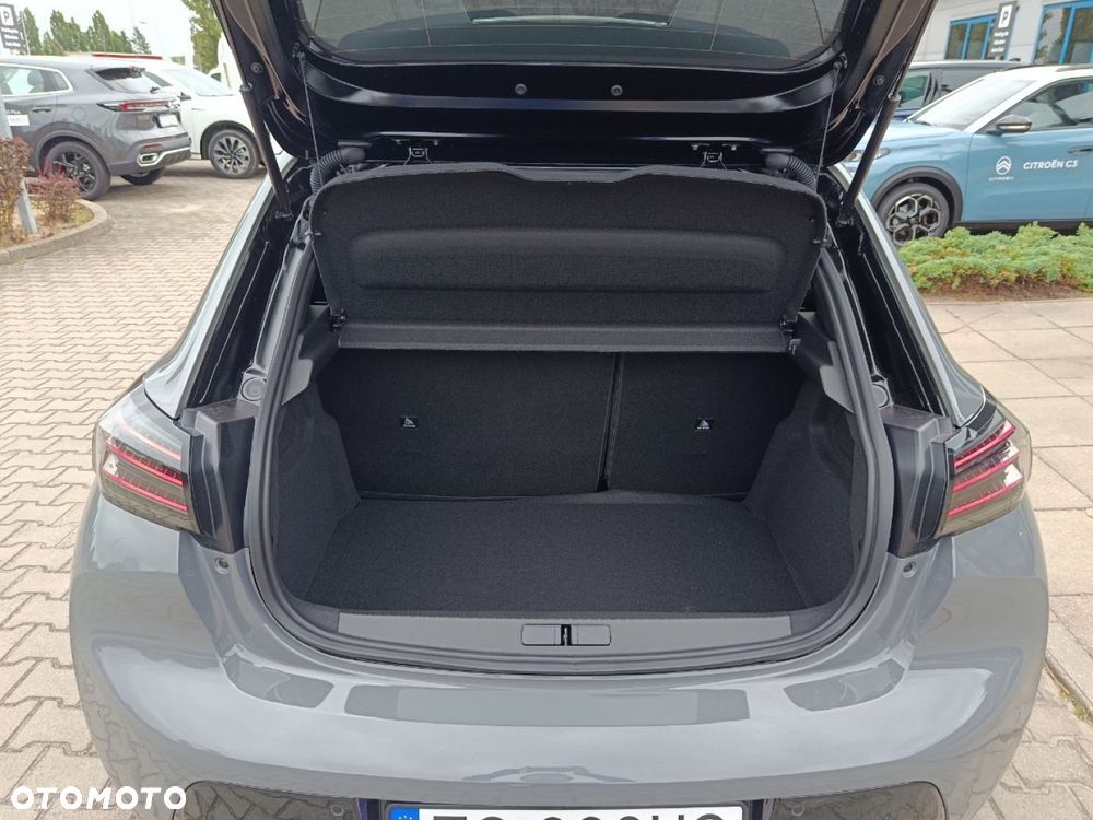 Peugeot 208 - 12