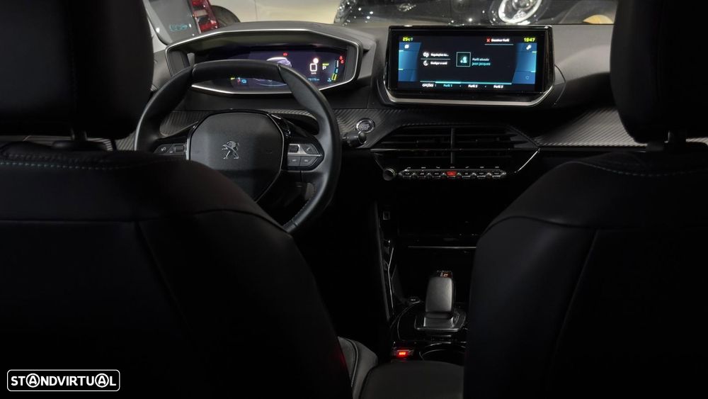 Peugeot e-208 Allure Pack - 43