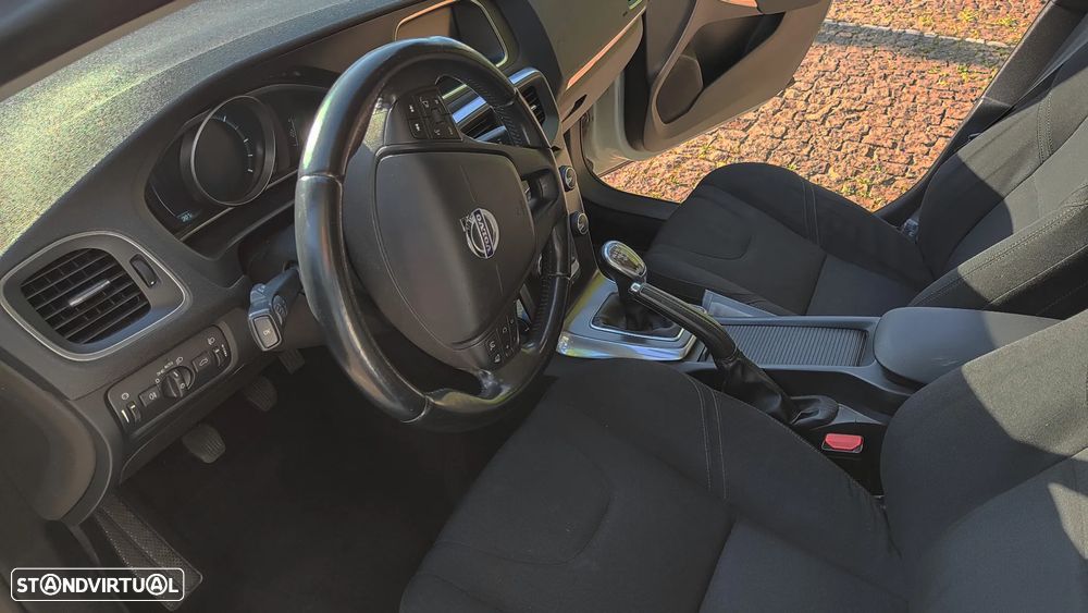 Volvo V40 ver-1-6-d2-eco-momentum - 7
