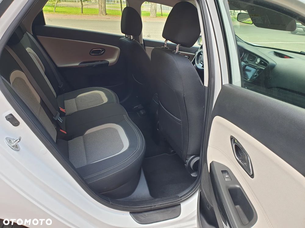 Kia Ceed 1.6 GDI Platinum Edition - 10