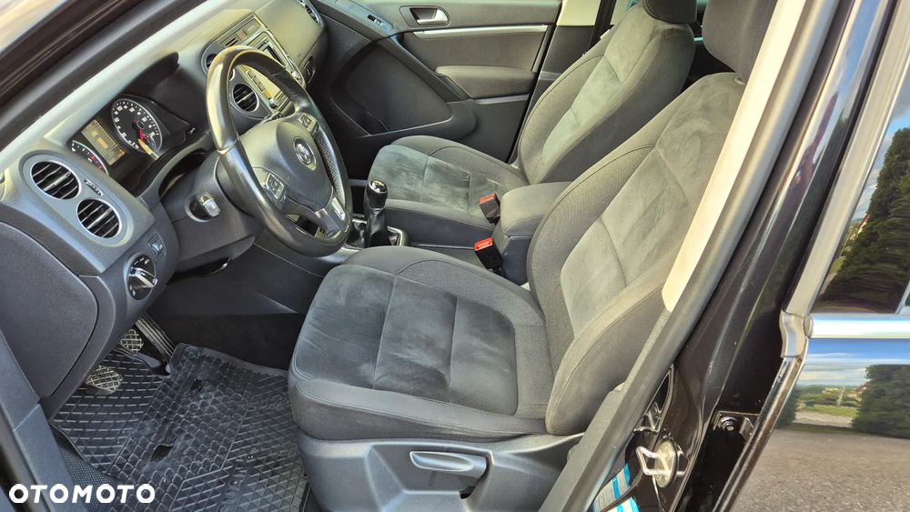 Volkswagen Tiguan 2.0 TDI DPF BlueMotion Technology Sport & Style - 11