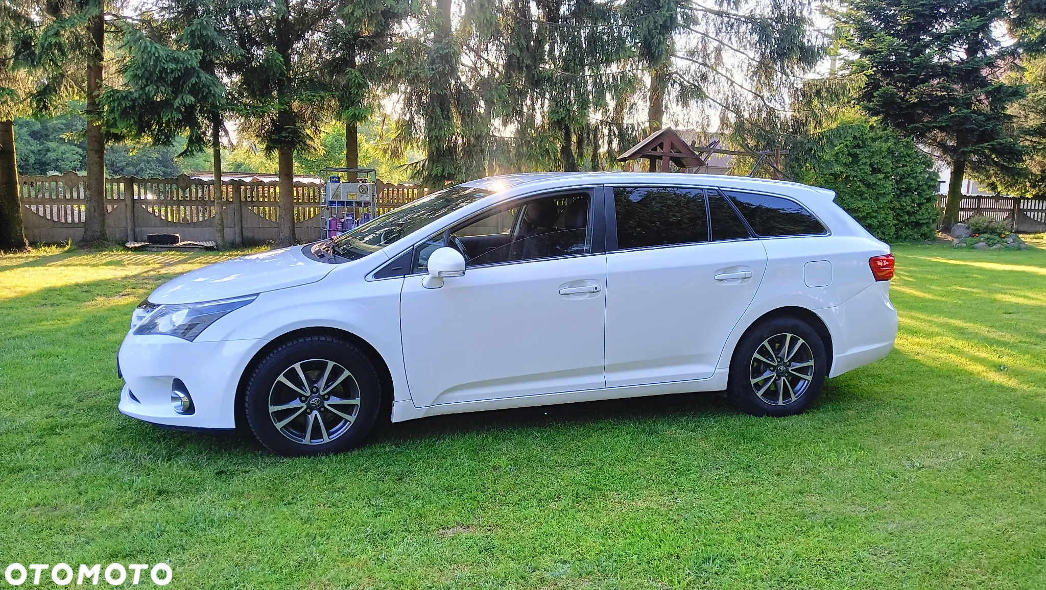 Toyota Avensis 2.0 D-4D Premium - 4