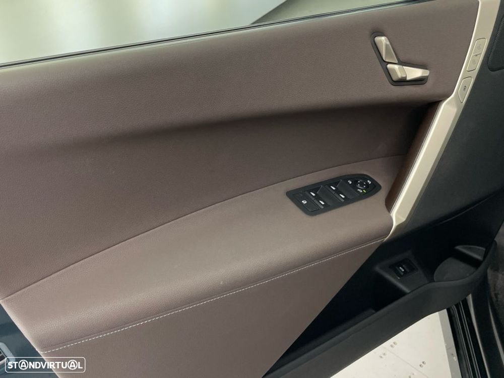 BMW iX xDrive 40 Pack Desportivo - 17