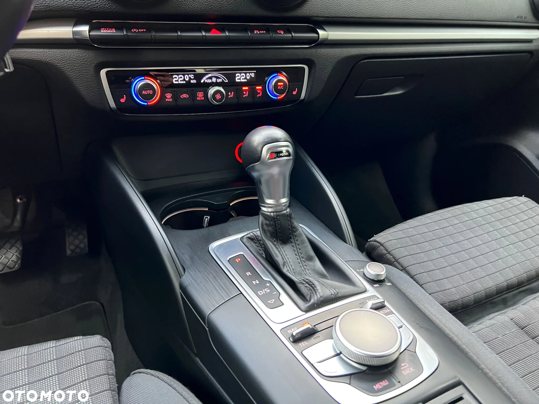 Audi A3 Sportback 1.6 TDI S tronic sport - 30