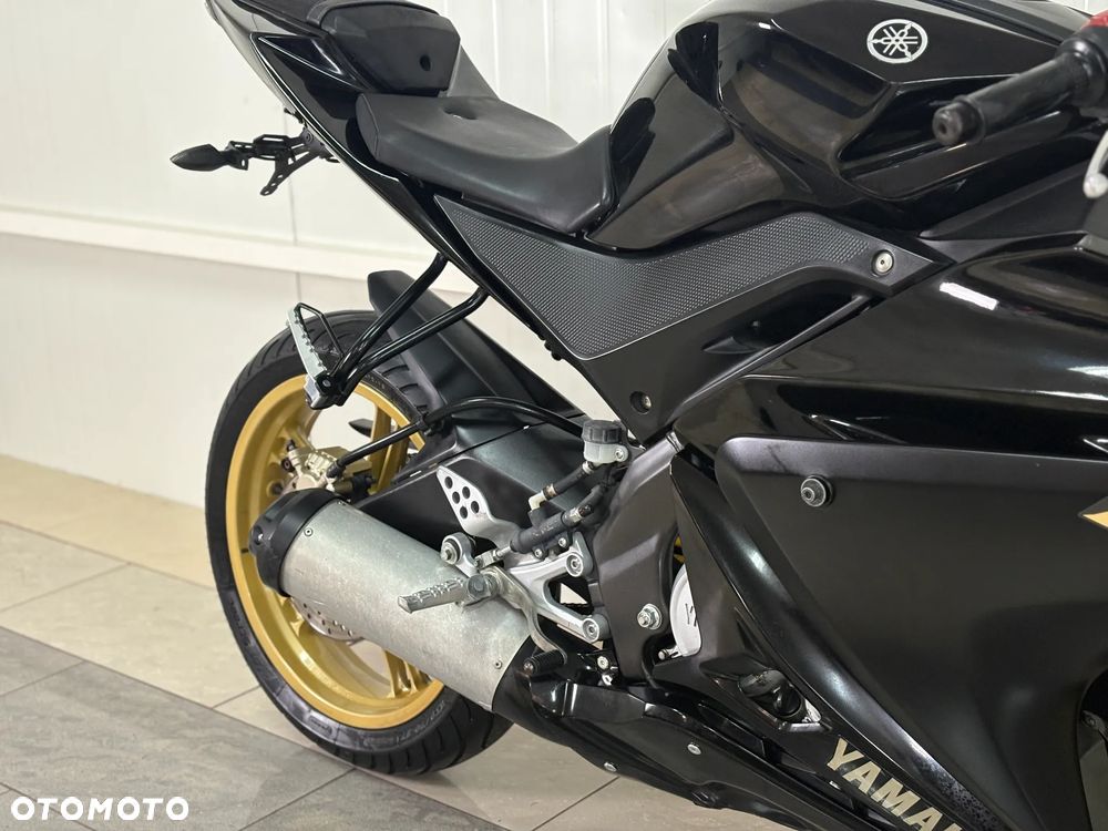Yamaha YZF - 8