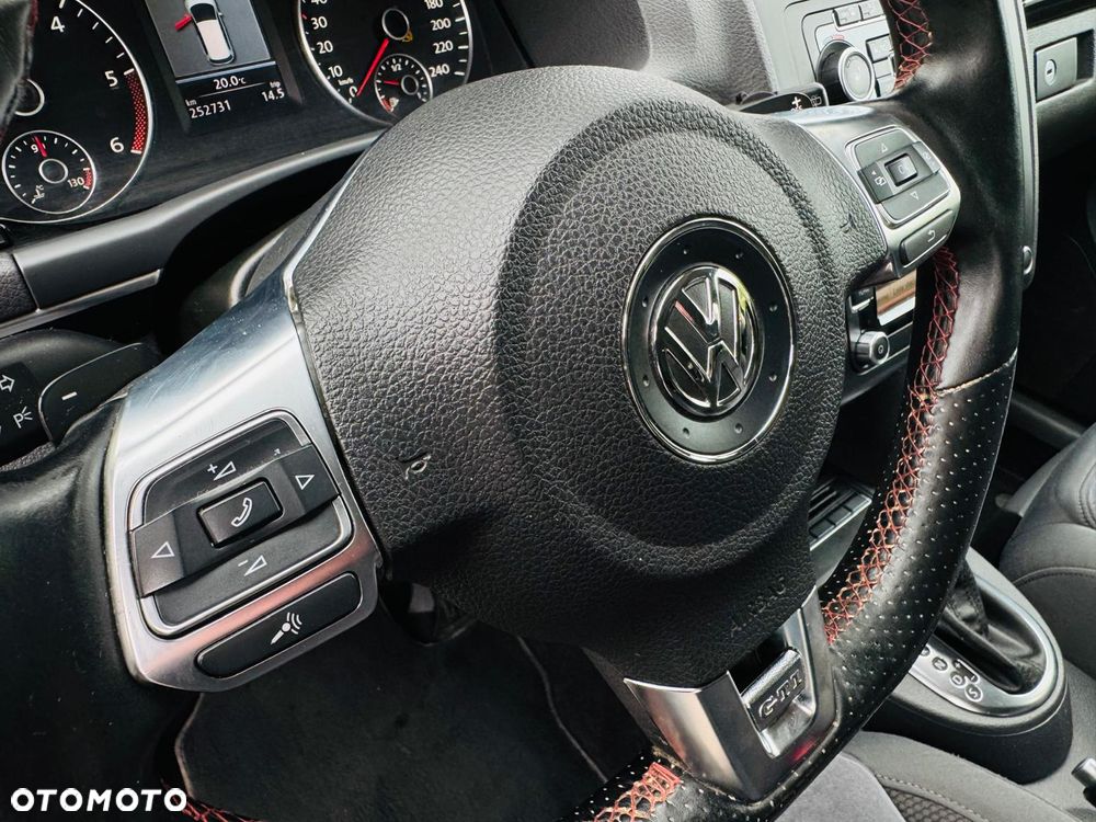 Volkswagen Touran 2.0 TDI DPF Highline DSG - 23