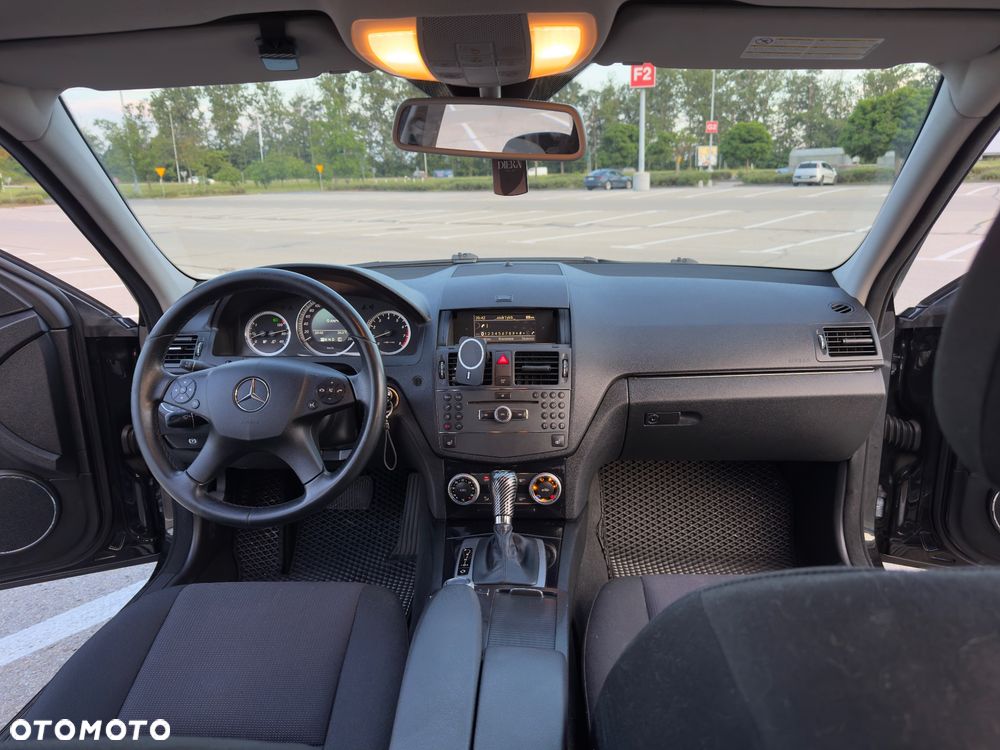 Mercedes-Benz Klasa C 180 CGI Automatik BlueEFFICIENCY - 11