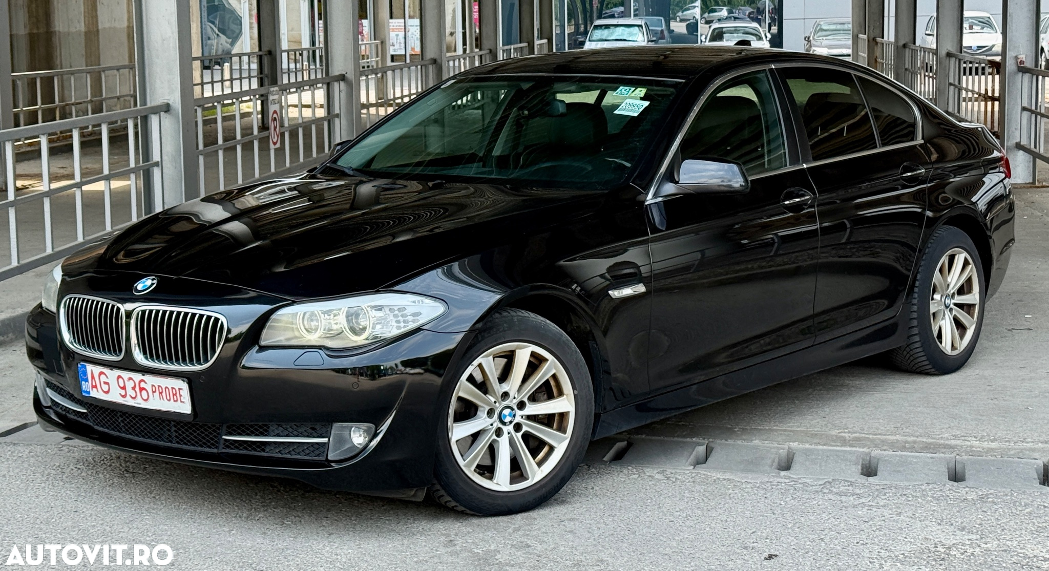 BMW Seria 5 520d xDrive - 2