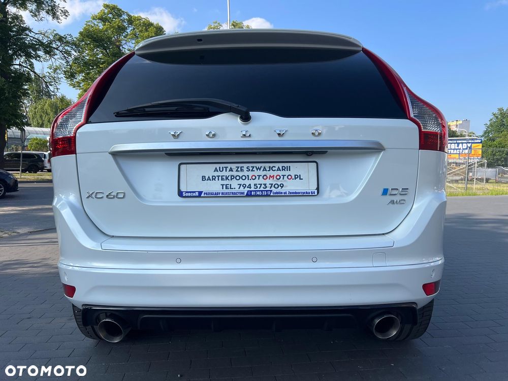 Volvo XC 60 D5 AWD R-Design Momentum - 9