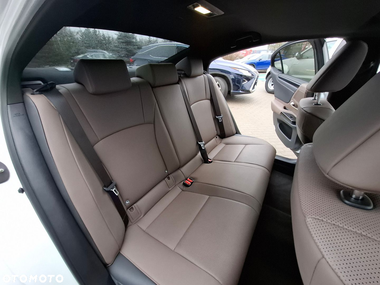 Lexus ES - 24