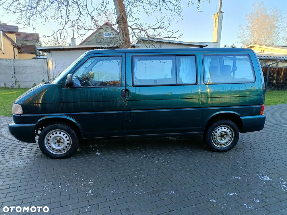 Volkswagen Caravelle - 3