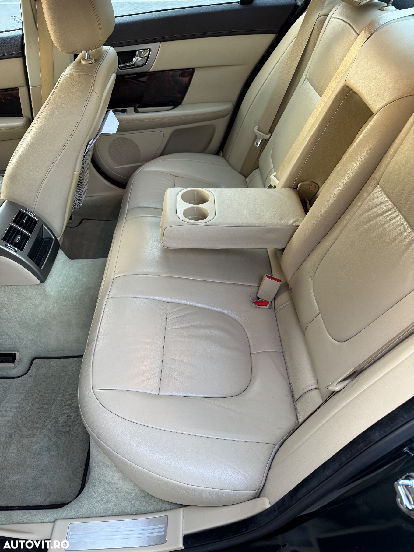 Jaguar XF 2.7 V6 Diesel Premium Luxury - 10